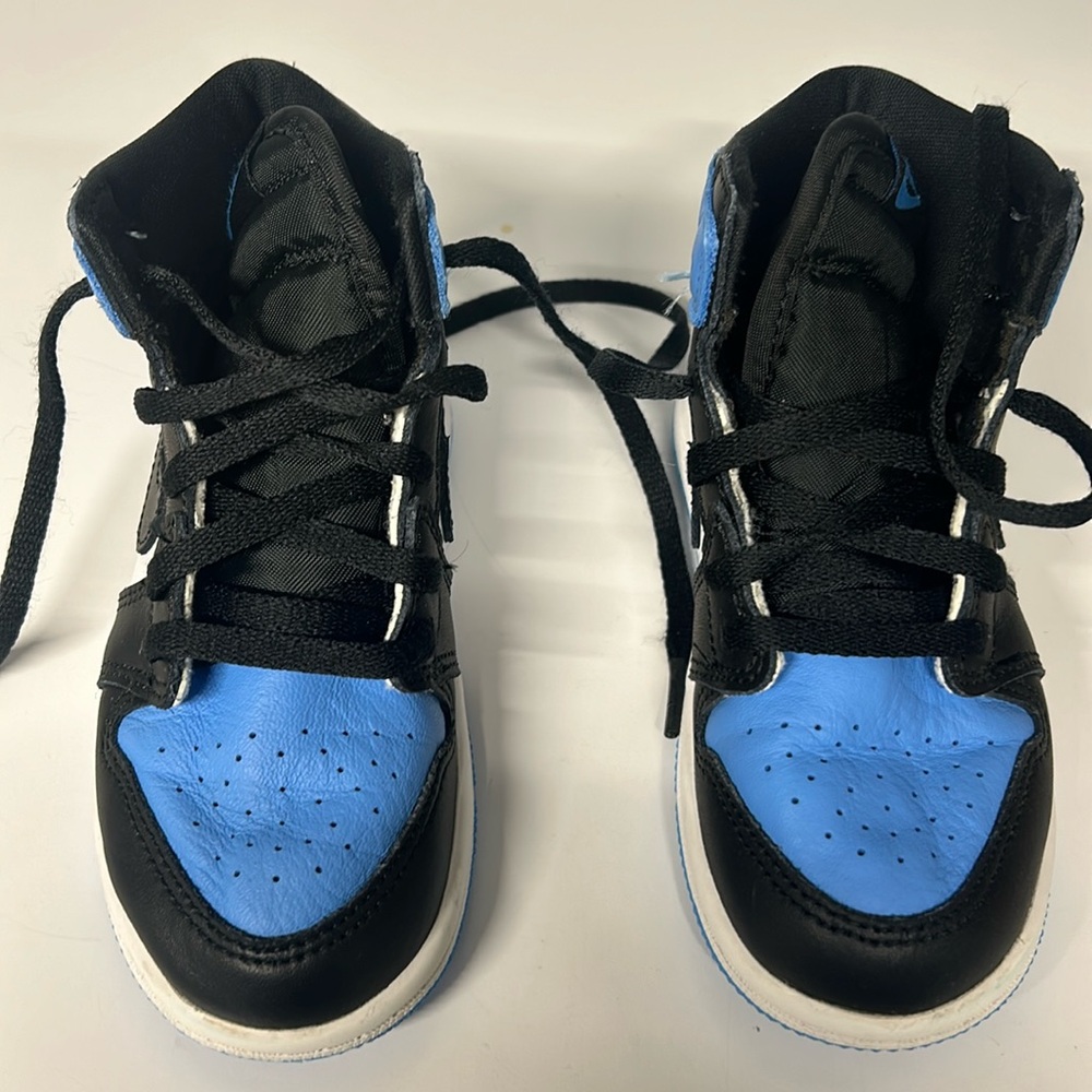 9c Nike sneakers
